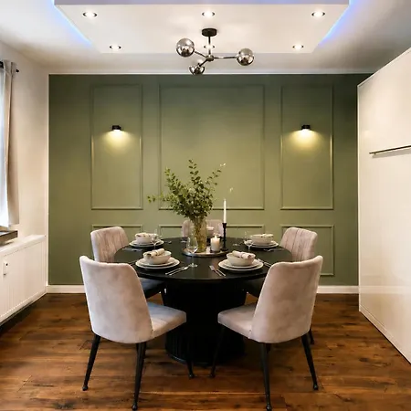 Modernes Designer-apartment In Ruhiger Lage
