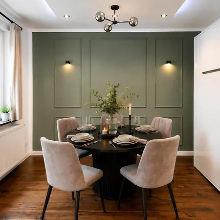 Modernes Designer-apartment In Ruhiger Lage Lägenhet