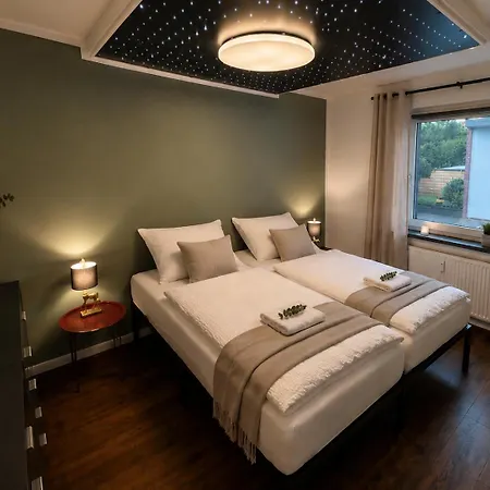 Modernes Designer-apartment In Ruhiger Lage Lägenhet
