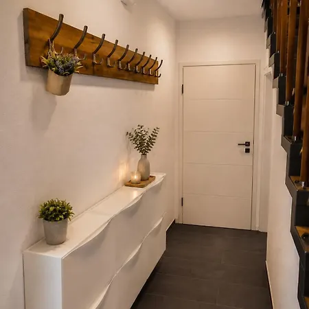Lägenhet Modernes Designer-apartment In Ruhiger Lage